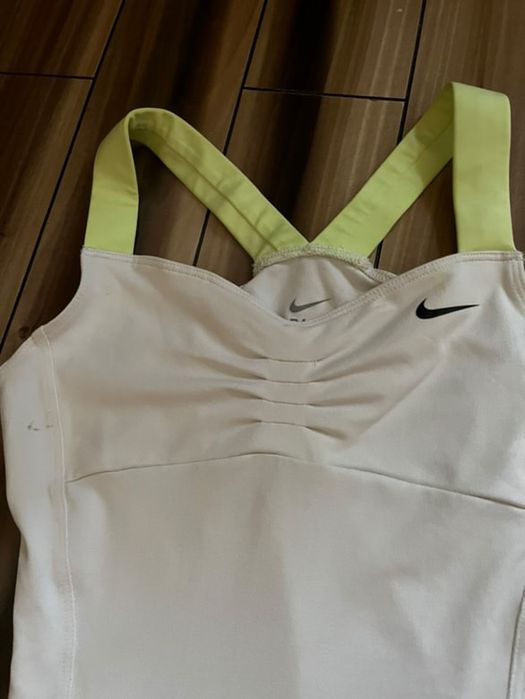 Майка топ спортивна Nike