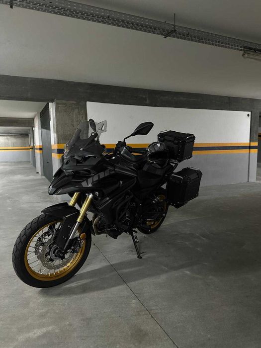 Voge 525DSX Black Knight