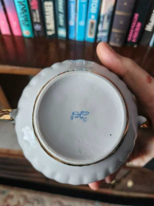 Сервіз вінтаж 46 елементів із сусальним золотом