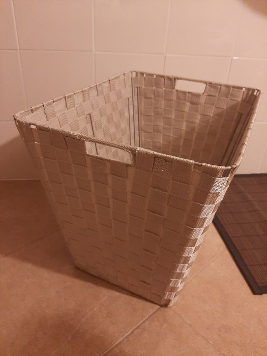 Cesto cor beje Bom estado