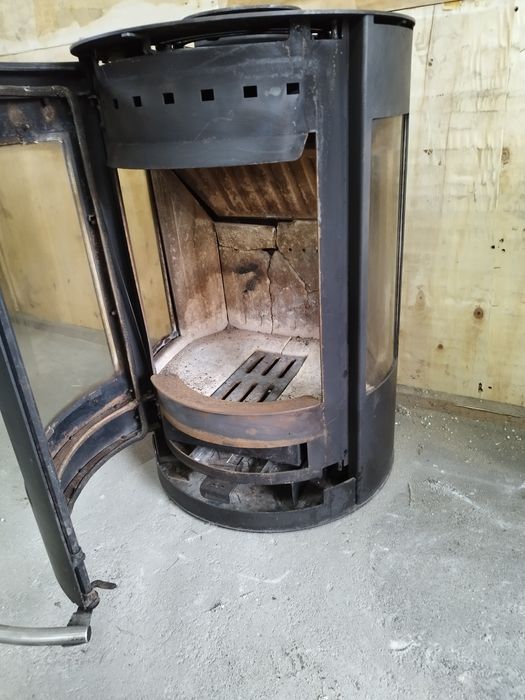 Kominek na drewno wiszący