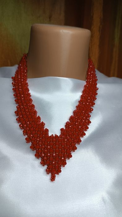 Кольє з кришталевих намистин