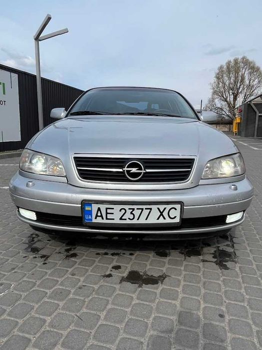авто Opel Omega, 2002