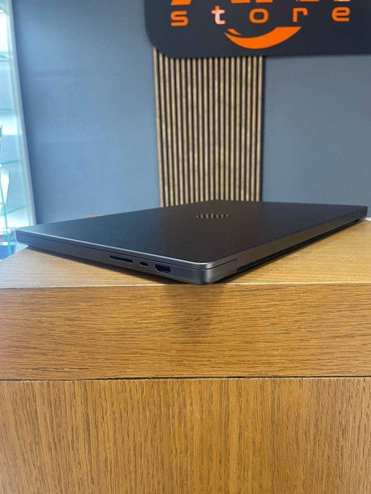 MacBook Pro 16" M4 Pro 24GB / 512GB Space Black (2024)