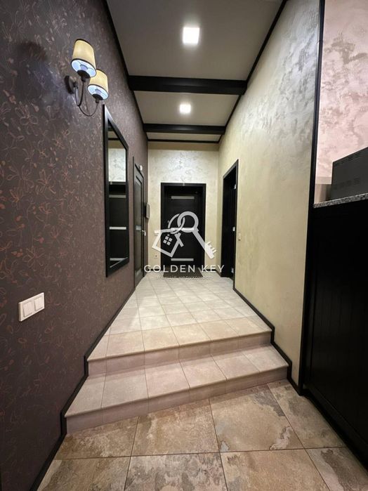 Продаж будинку по вул. В.Бизова ( Якіра )