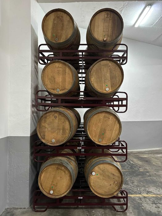 Madeira Wine Casks/Barris de Vinho Madeira/Pipos de vinho Madeira