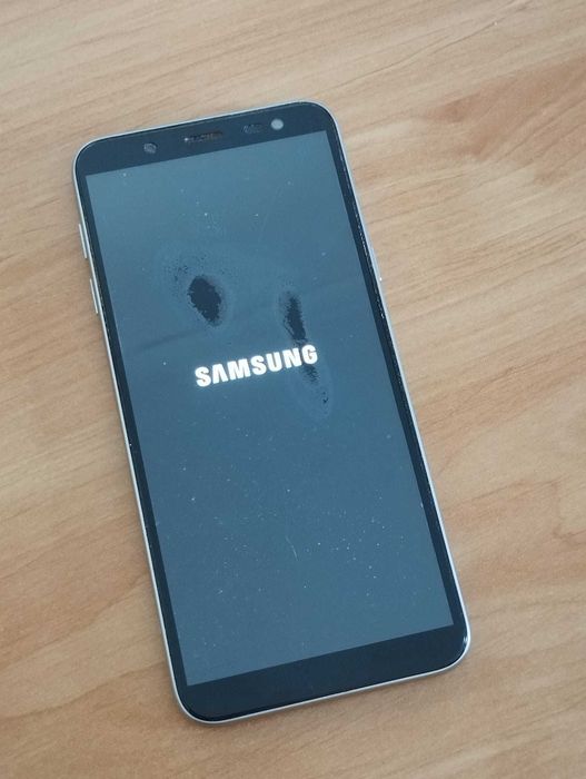 Telemóvel Samsung Galaxy J6