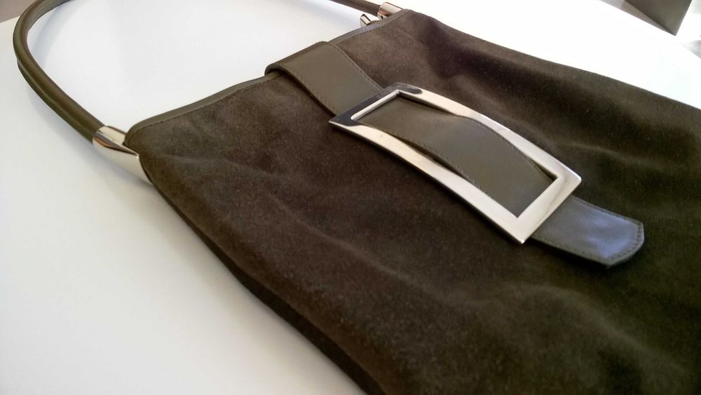 zielona torebka skórzana