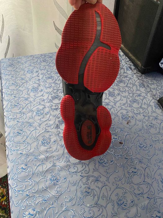 баскетбольне взуття Nike LeBron 19 колiр Black/University Red (Bred) вставки Zoom Air Max air довжина устiлки 29 см