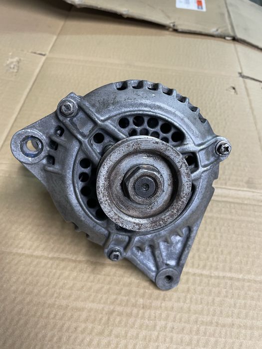 Генератор Митсубиси Галант 6  1.8 бензин