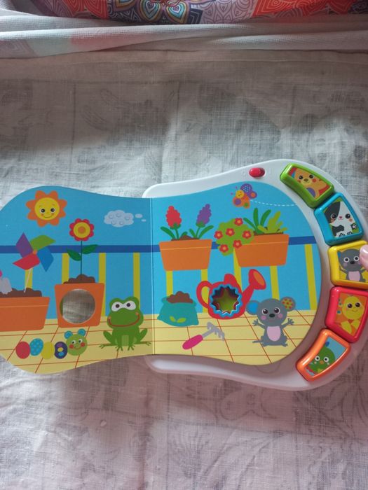 Livro/Brinquedo (Chicco) didático para bébé.