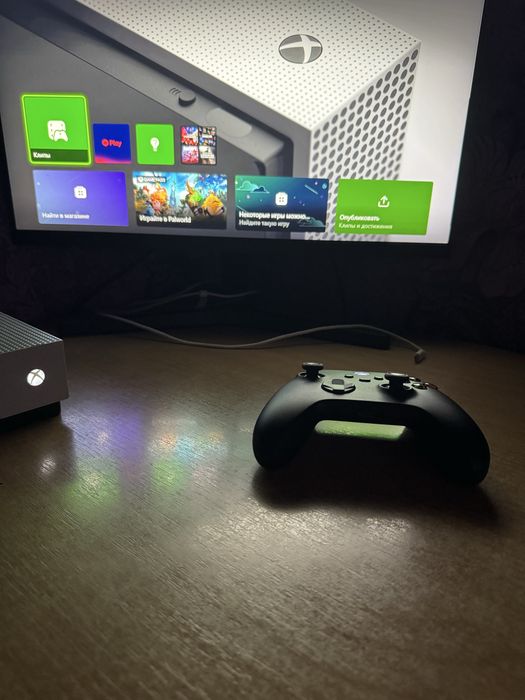 xbox one s 1tb с джойстиком