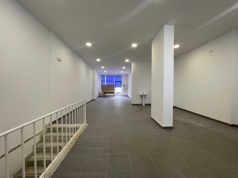 LOJA 240M2 Arrendamento Amadora
