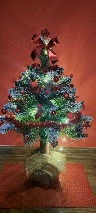 Choinka na pniu 70 cm z DEKORACJĄ i ozdobami - ubrana [producent]