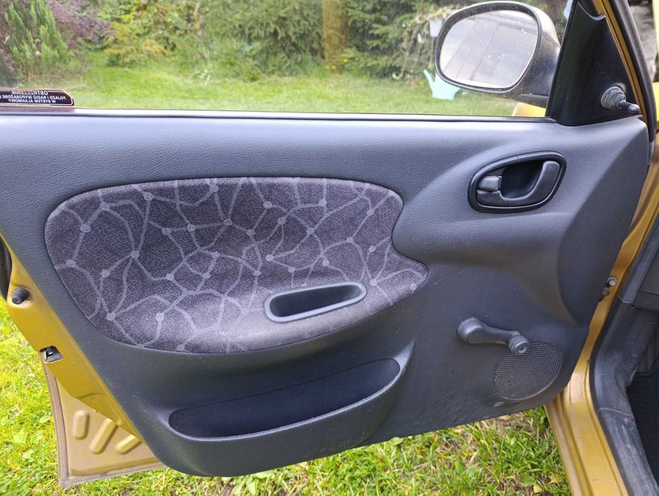 Samochód Lanos Hatchback