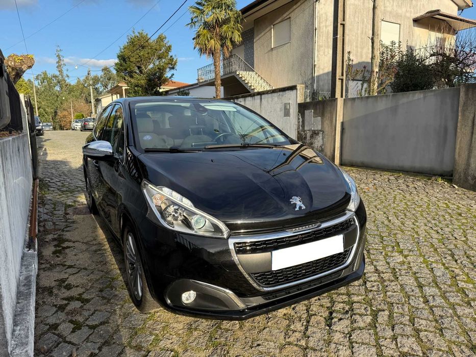 Peugeot 208 1.2 Allure 2019