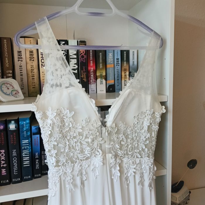 Biała suknia ślubna