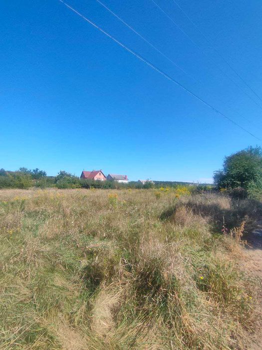 Продам гарну ділянку в передмісті