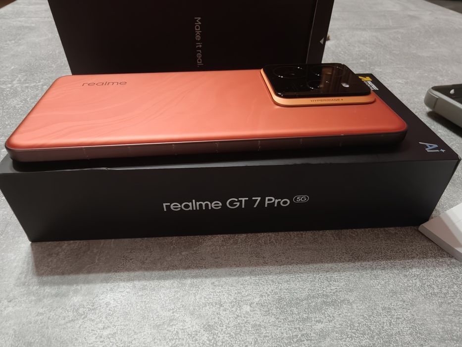 Smartfon Realme GT7 Pro 12 / 512 - Gwarancja 4 mies  RMX5011