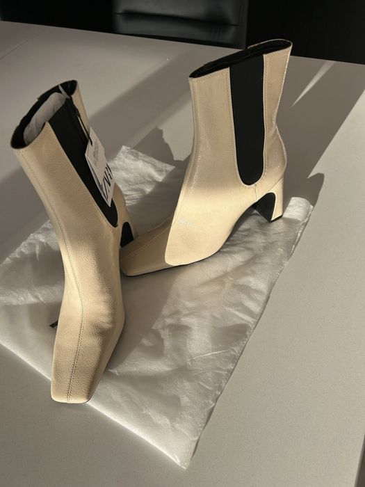 Жіночі чоботи zara