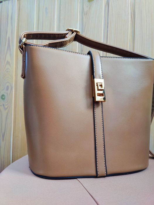 Сумочка жіноча, каркасна