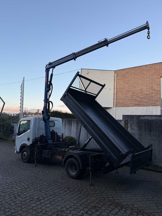 Carrinha Renault Maxity com grua e báscula