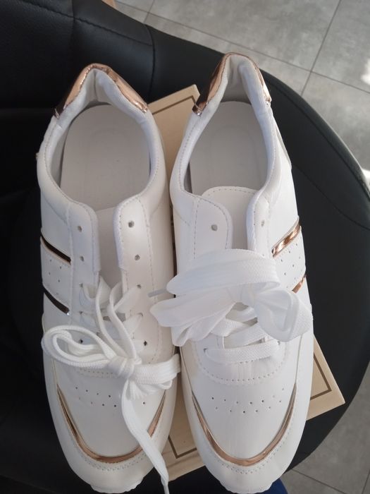 Białe adidasy roz.38