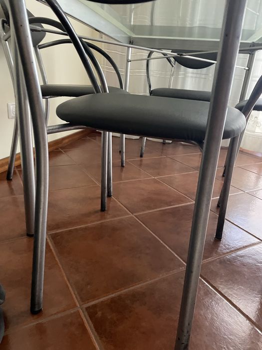 Mesa + 4 cadeiras