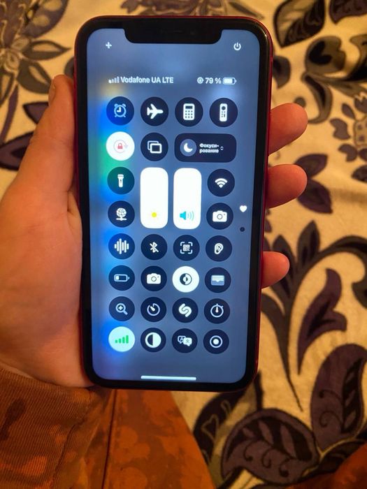 Продаю Айфон XR в идеалтном состоянии