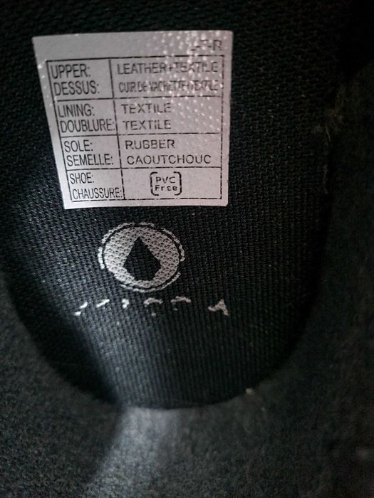 Продам чоловічі чоботи фірми Volcom