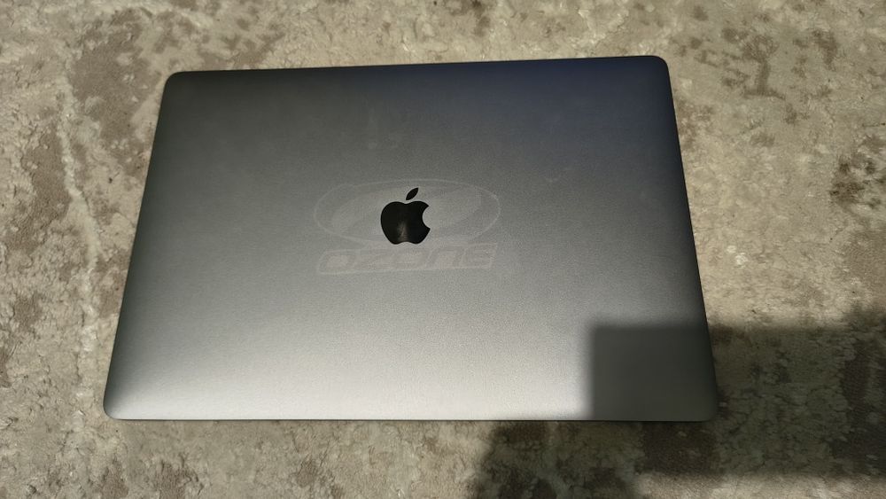 MacBook Pro 15,4  2018. i7 /16GB/512GB