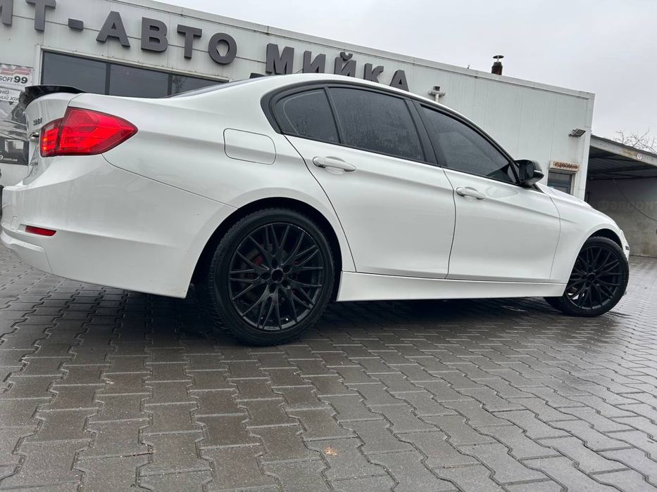 BMW F30/328.