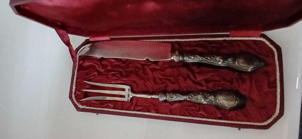 Conjunto em prata faca e garfo para trinchar