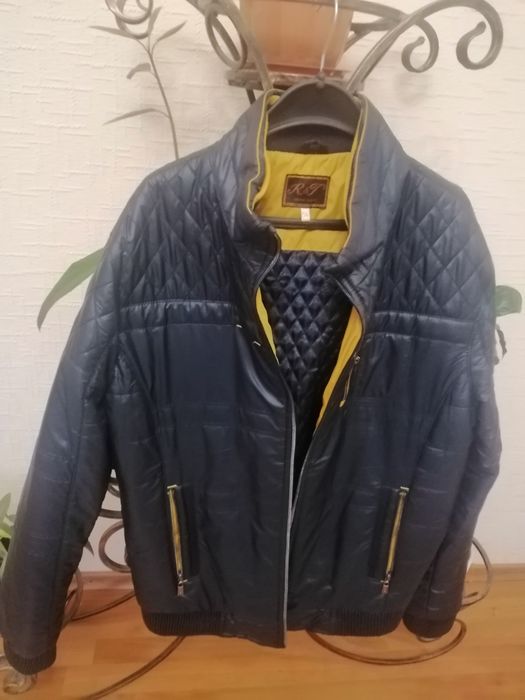 Продам куртку демісезонну
