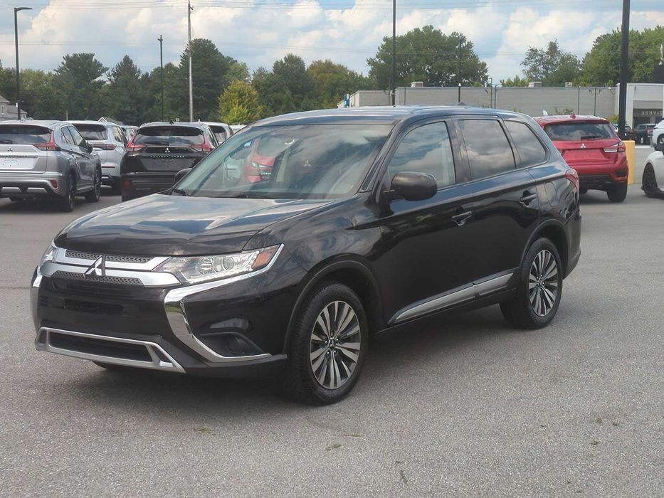 Mitsubishi Outlander      2019