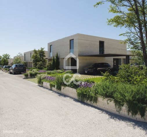 Moradia V2 Moderna com Piscina e Jardim em Ermesinde – Origem Villas A