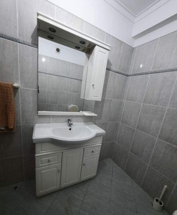 Lavatório de WC com movel