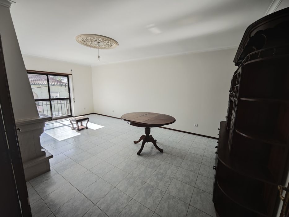 Apartamento T3 com garagem no centro de Leiria