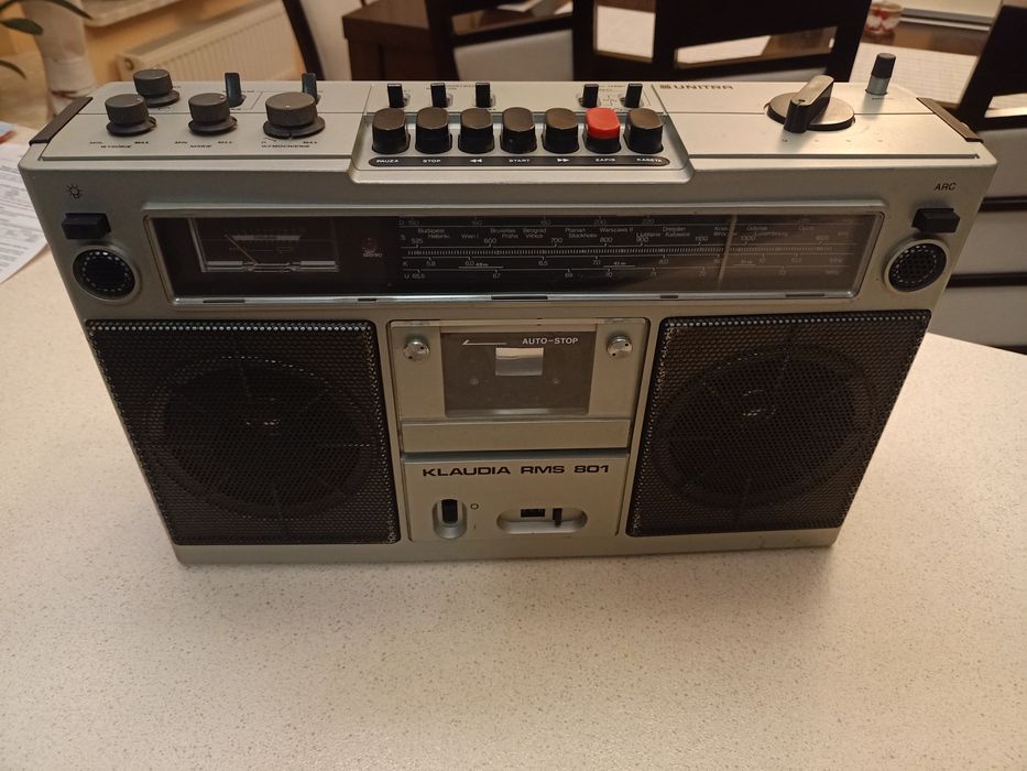 Stary radiomagnetofon