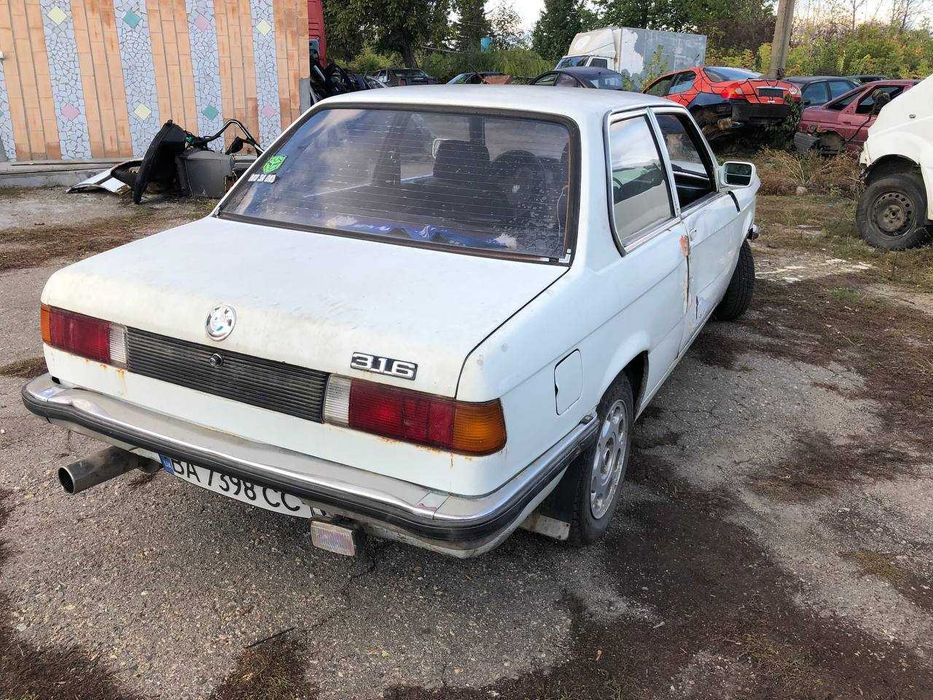 BMW 3 E21 купе седан 323i / 1.6 разборка запчасти шрот