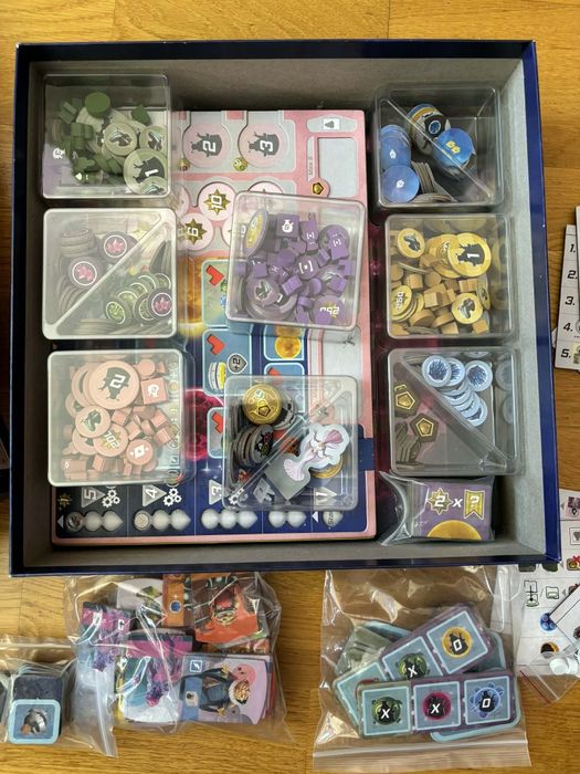 Federation gra planszowa

Gra planszowa Federation wersja angielska z