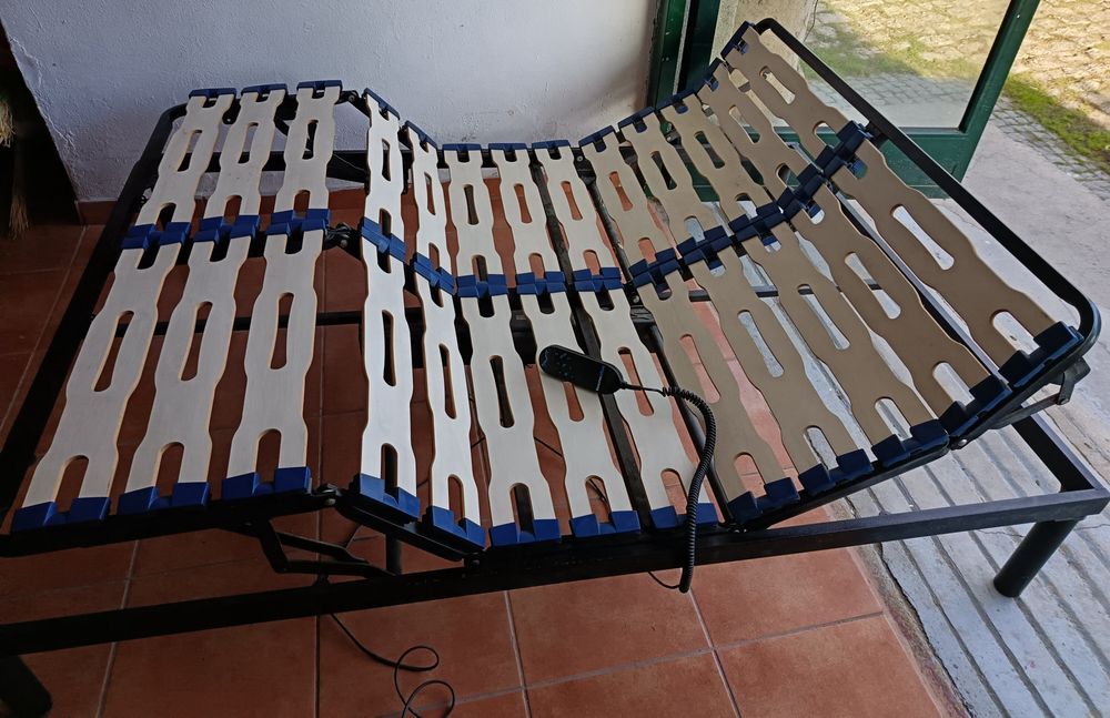 Estrado casal elétrico elevatório