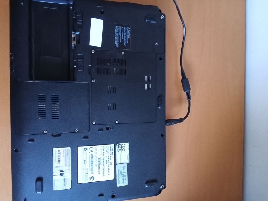 Toshiba L40-130 2GB Ram 464 Gb HDD