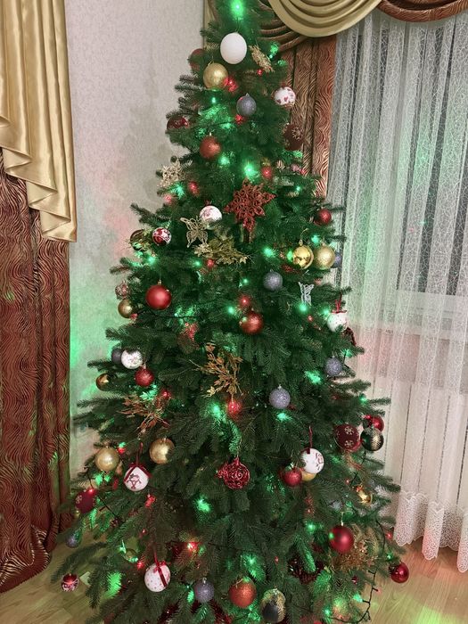 Ялинка лита/ штучна ялинка