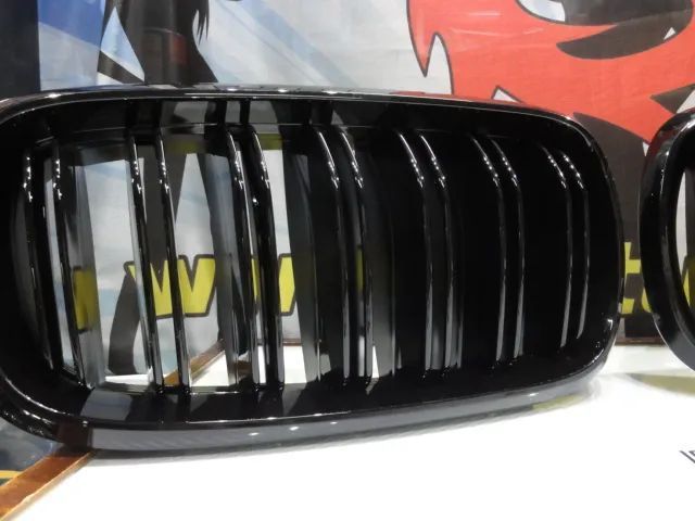 Grelha frontal em preto piano brilhante para BMW X5 F15, X6 F16 2013-2018 M4 look / dupla lâmina em Plastico ABS