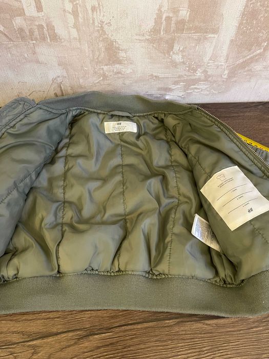 Курточка-бомбер h&m дитяча 92 см в ідеальному стані на блискавці