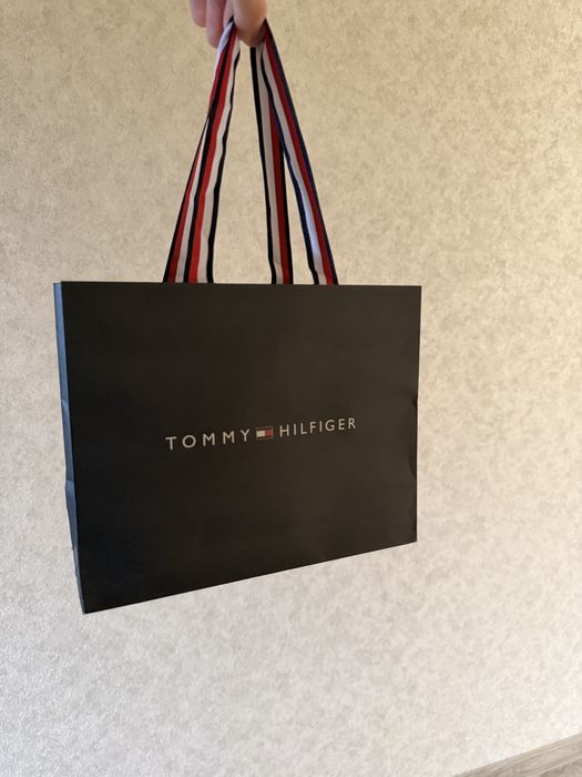 Футболка  tommy hilfiger