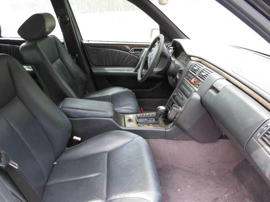 Mercedes E230 2.3 de 1997 - Peças Usadas