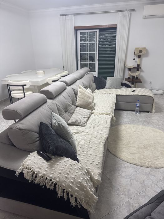 Sofá com chaise long