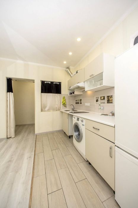 Центр, однокімнатна, роздільна, тривала аренда, 40 м.кв., будинок 2017